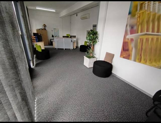 BUSINESS FOR SALE IN NEW TOWN CENTRE